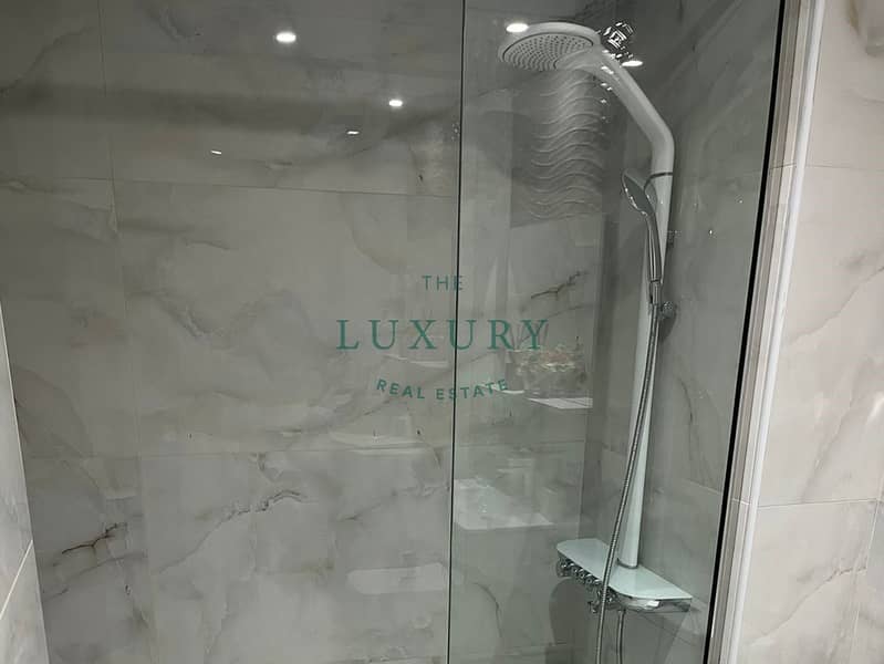 9 Fully_Furnished___Near_Metro___Premium_Unit_-7. jpg