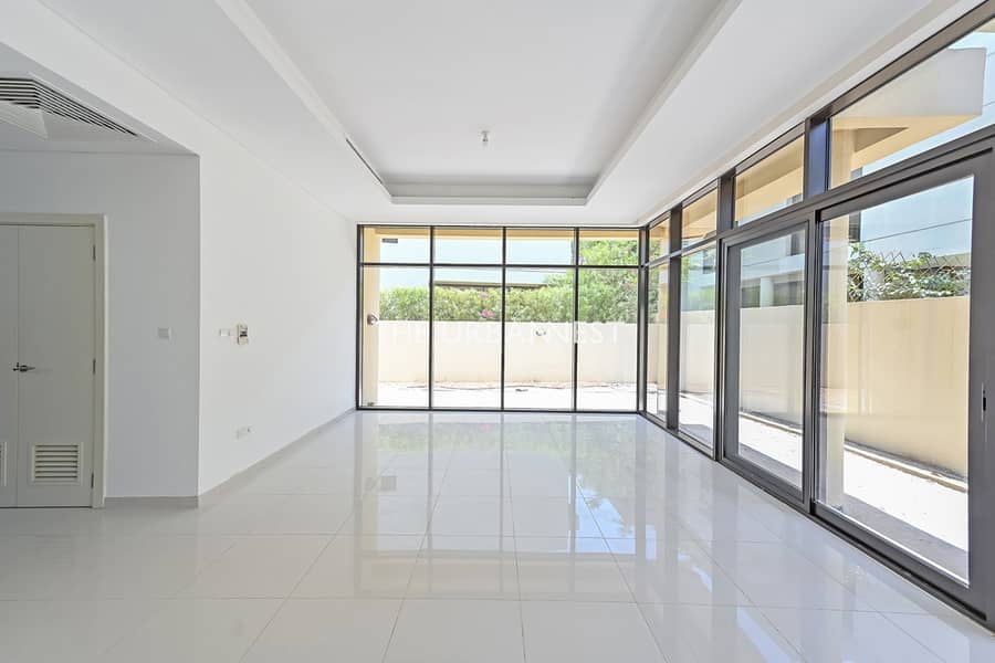 Vacant 3BR | Landscaped | Close to Malibu