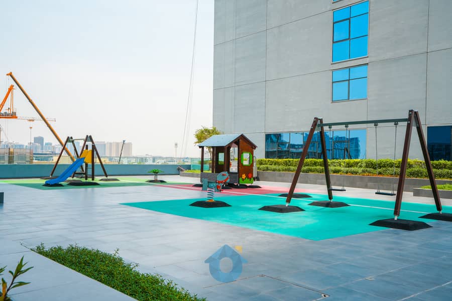 SPECIAL OFFER RATE – DECEMBER ONLY - Modern Designer 1-Bedroom Apartment | Steps from Circle Mall & Parks - Image 14