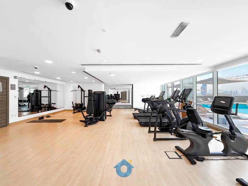 SPECIAL OFFER RATE – DECEMBER ONLY - Modern Designer 1-Bedroom Apartment | Steps from Circle Mall & Parks - Image 30