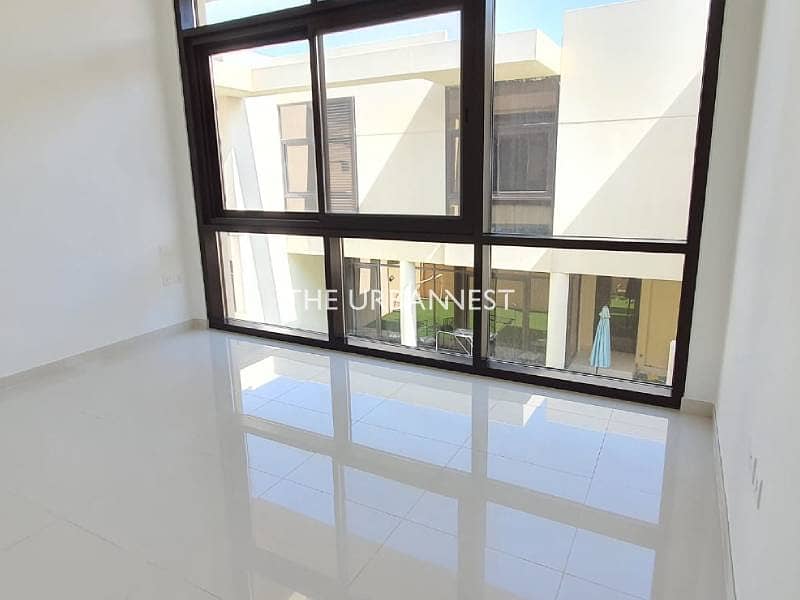 Corner Unit | Close To Malibu | Vacant 3 Bed