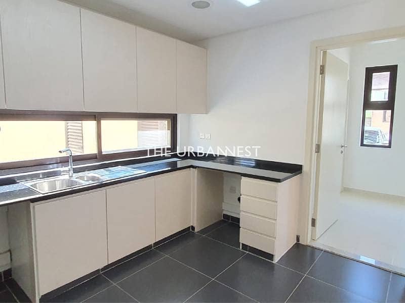 Corner Unit | Close To Malibu | Vacant 3 Bed - Image 9