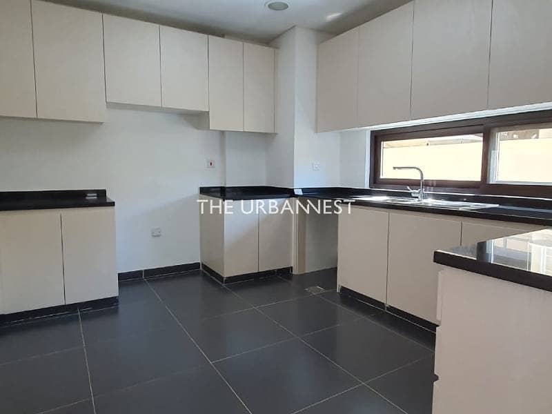 Corner Unit | Close To Malibu | Vacant 3 Bed - Image 10