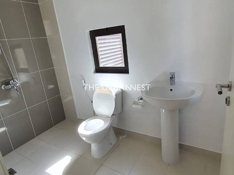 Corner Unit | Close To Malibu | Vacant 3 Bed - Image 13