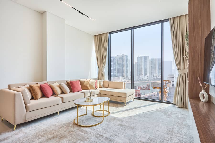 Luxury 2BR in Business Bay | Jacuzzi Balcony & Just 5 Min to Burj Khalifa & Dubai Mall