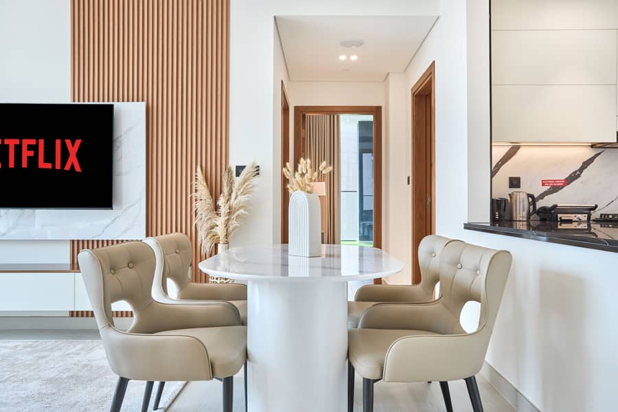 Luxury 2BR in Business Bay | Jacuzzi Balcony & Just 5 Min to Burj Khalifa & Dubai Mall