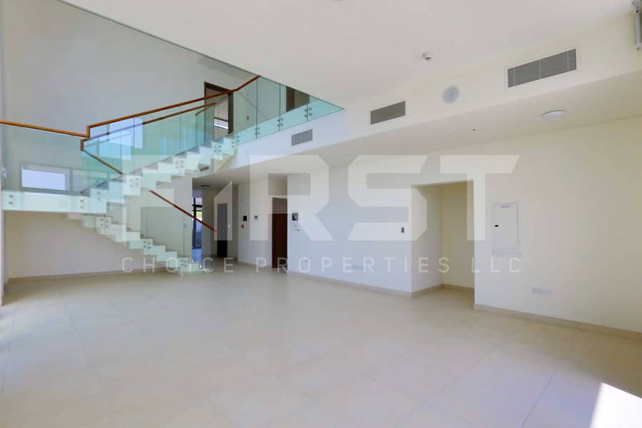 6 Internal Photo of 4 Bedroom Villa in West Yas Yas Island (9). jpg