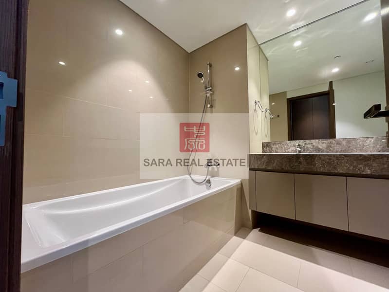 21 9.0 Master Bathroom. JPG