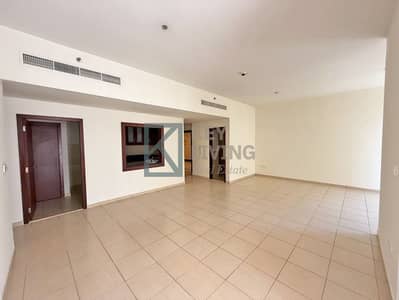 2 Bedroom Apartment for Sale in Jumeirah Beach Residence (JBR), Dubai - Living Area (1). jpg