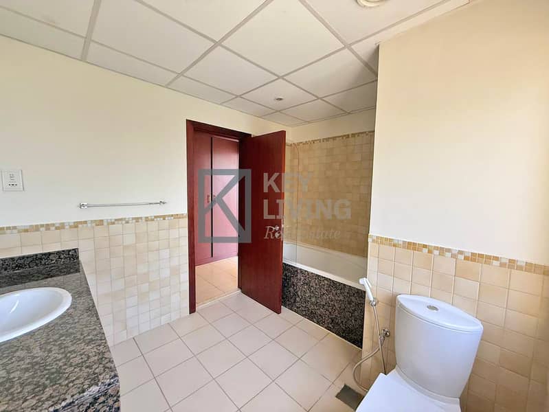 13 Bathroom 2 (2). jpg
