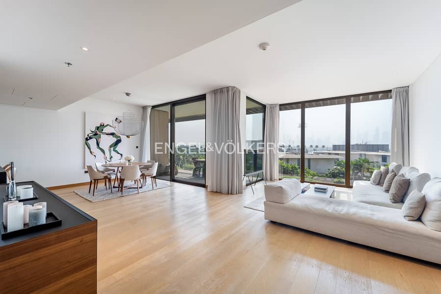Vacant | Iconic Skyline Views | Furnished