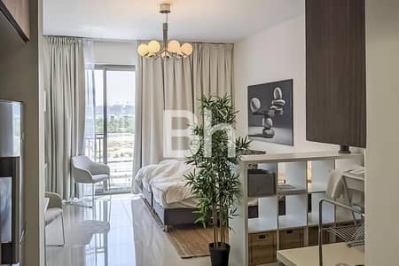 Studio for Rent in Muwaileh, Sharjah - Direct Pool View | Modern Furnishing | Near Mall
