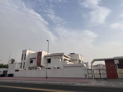 朱美拉住宅区， 迪拜 5 卧室别墅区待售 - ج فلل1. jpg