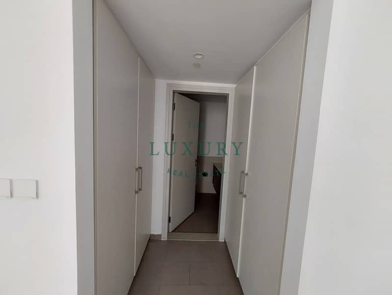 11 Pool___Park_View___Unfurnished___High_Floor-38. jpg