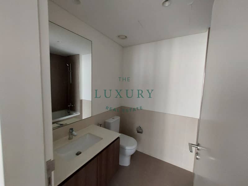 12 Pool___Park_View___Unfurnished___High_Floor-29. jpg