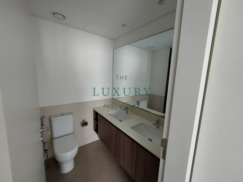 16 Pool___Park_View___Unfurnished___High_Floor-39. jpg