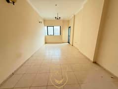 شقة في ميدان الرولة،منطقة الرولة 2 غرف 35000 درهم - 12029186