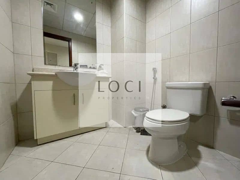 8 toilet(1). jpg