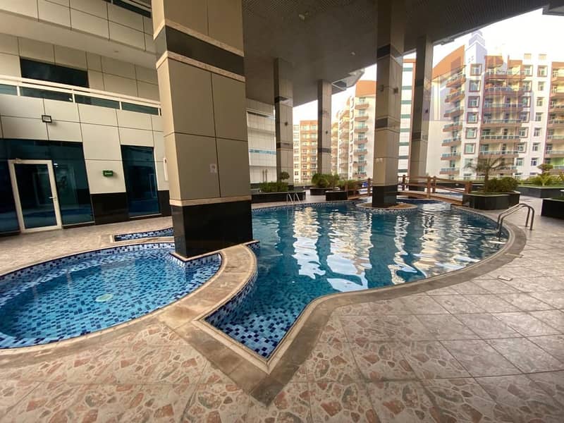 11 Swimming pool. jpg