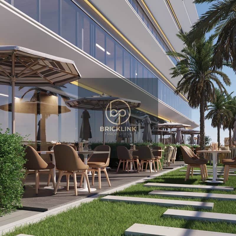 6 outdoor patio . jpg