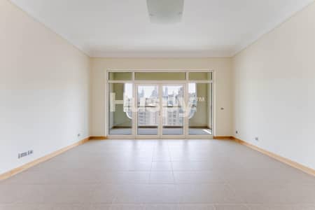 2 Bedroom Flat for Rent in Palm Jumeirah, Dubai - High Floor | Unfurnished | Large Layout