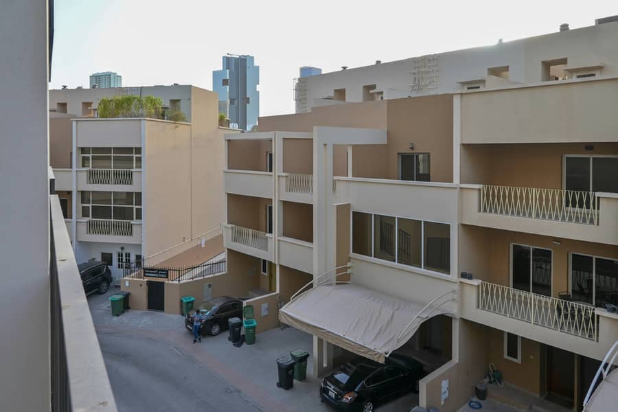 9 Nourelhouda Bourrour9. jpg