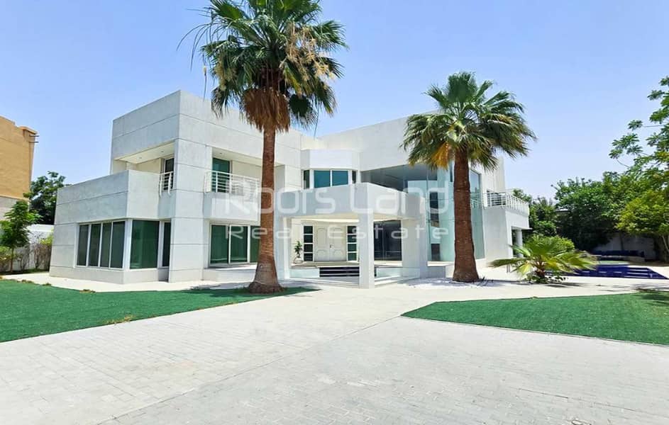 Independent Villa | Private Garden |Prime Location
