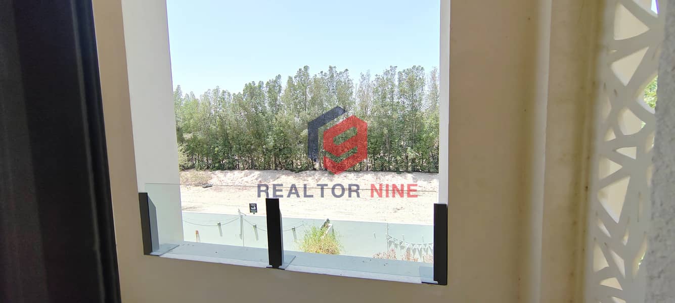 3 balcony. jpg