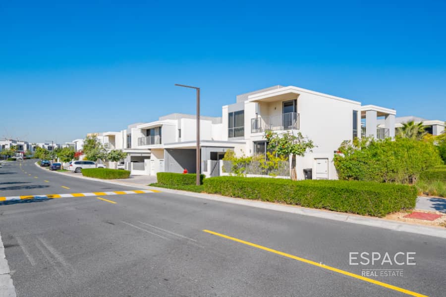 位于迪拜山庄,西德拉别墅,西德拉3区 4 卧室的别墅 10900000 AED - 10179851 位于迪拜山庄,西德拉别墅,西德拉3区 4 卧室的别墅 10900000 AED - 10179851