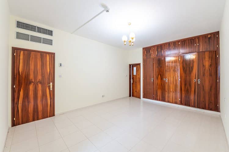 2 twin tower 1 bedroom 2. jpg