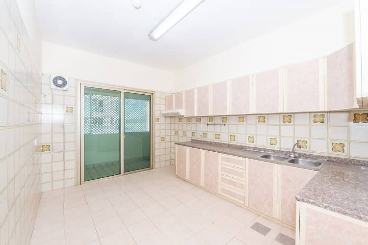 7 twin tower 1 kitchen 1. jpg