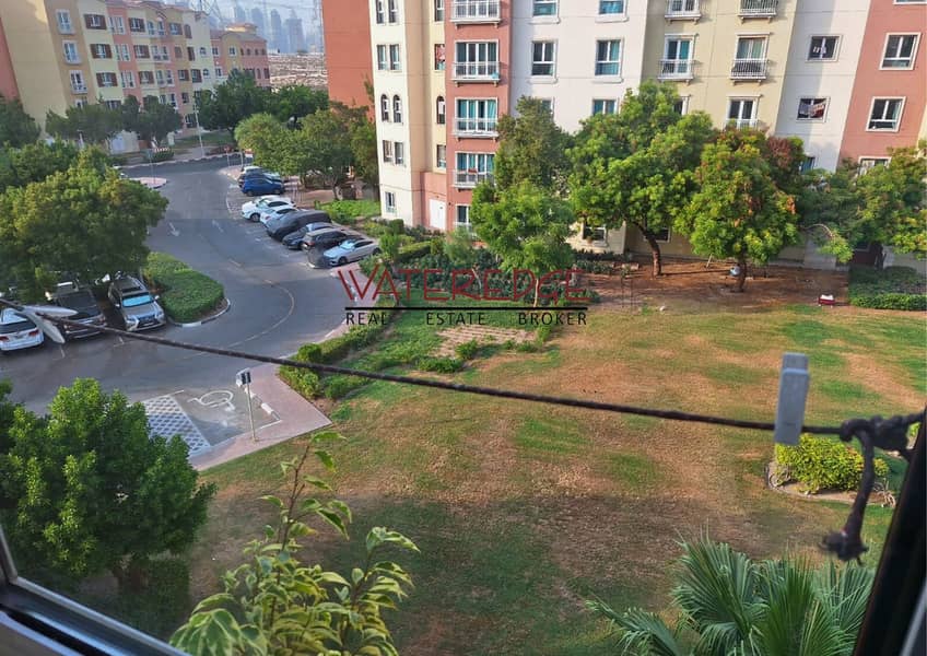 9 8. jpg
