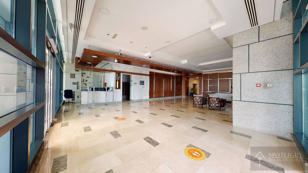 20 lakeside-residence-jltLobby-1-1-min-scaled. jpg