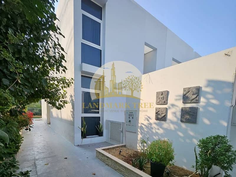 13 71ddc2bd-9e8a-4530-8424-381a6685ffc1. jpg