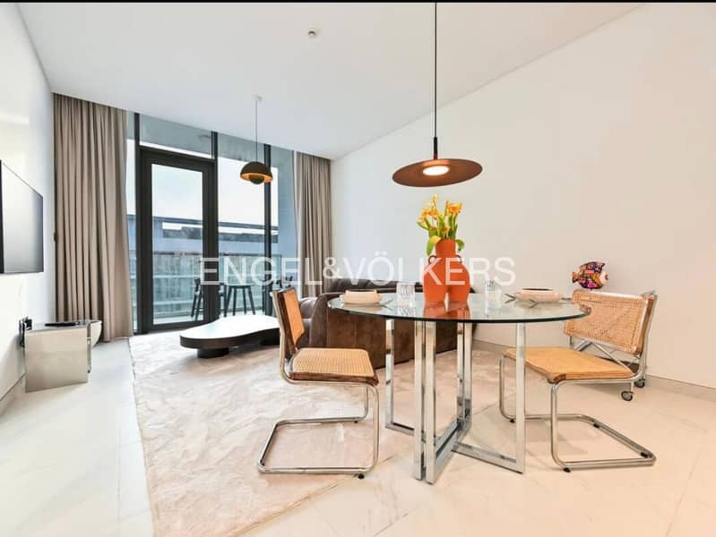 Spacious and Bright | Modern | Furnished - Image 10