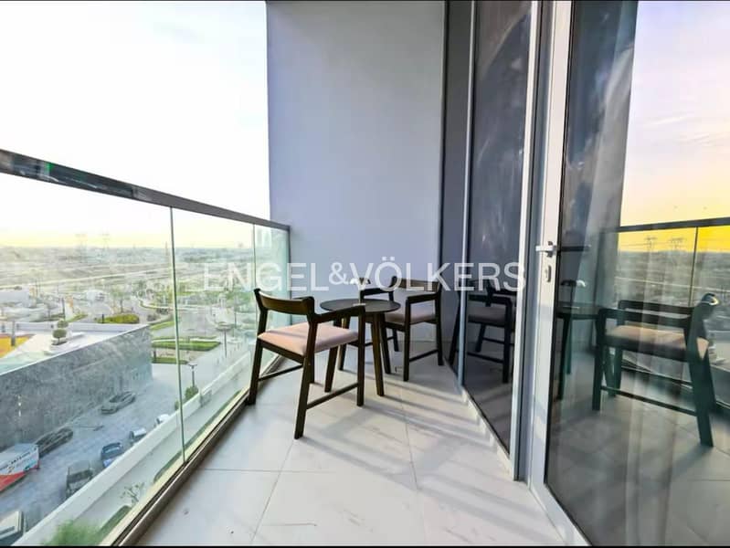 Spacious and Bright | Modern | Furnished - Image 16