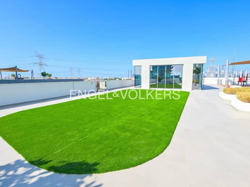 Spacious and Bright | Modern | Furnished - Image 20