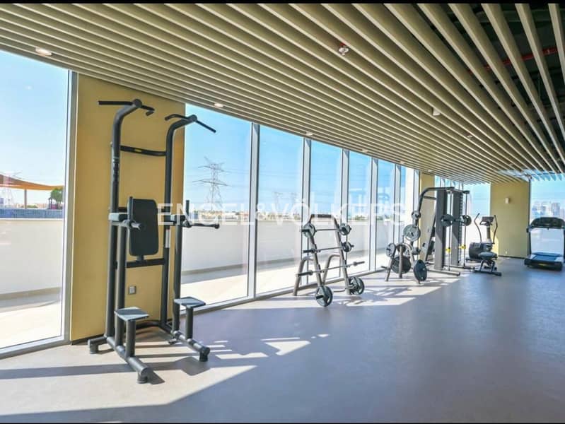 Spacious and Bright | Modern | Furnished - Image 23