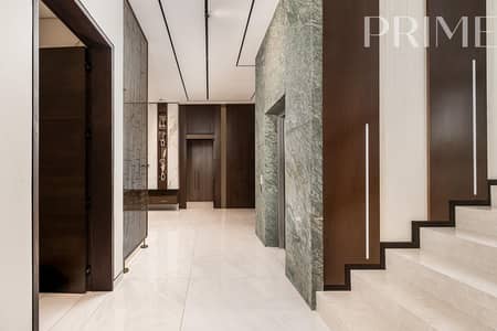 5 Bedroom Villa for Sale in Pearl Jumeirah, Dubai - Great location | Custom built | Quality finishing
