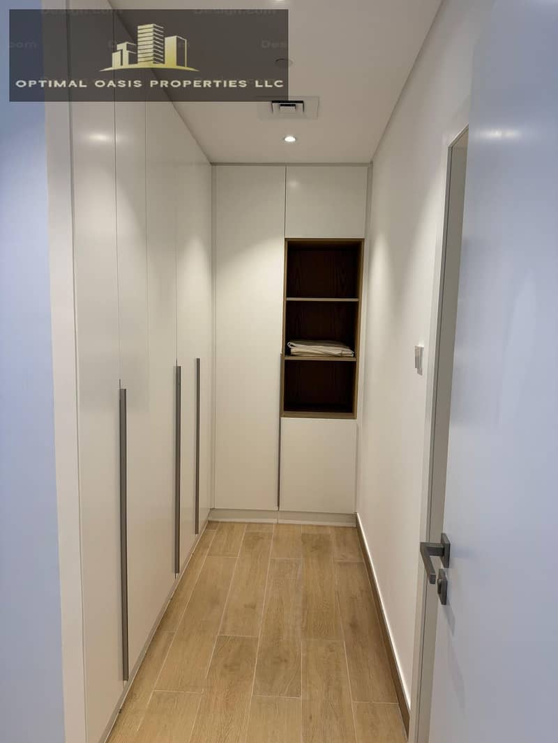 10 Master Bedroom Closet -1. jpg