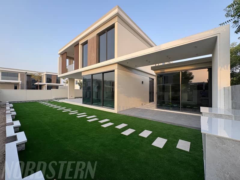 Corner | Large PV unit | Park backing