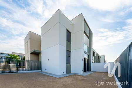 4 Bedroom Townhouse for Rent in Arabian Ranches 3, Dubai - Spacious Layout | Modern Finish | No Road Noise