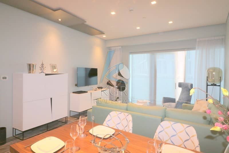 Large 1 Bed Apt Furnished with Palm View Large 1 Bed Apt Furnished with Palm View