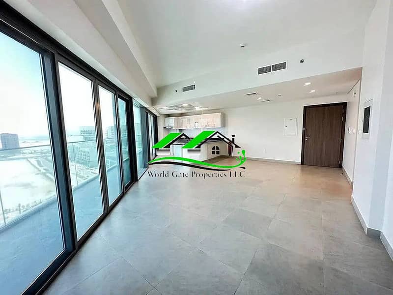 4 1754030461398-Interior 02. png
