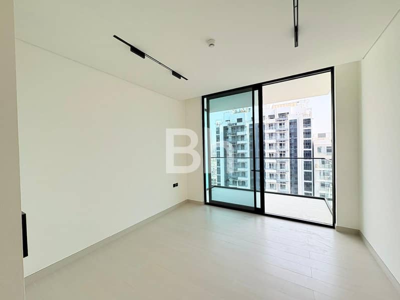 Vacant | Open view | Mid level floor | Brand new