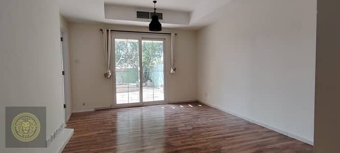 تاون هاوس 2 غرفة نوم للايجار في الينابيع، دبي - 50d01893-9652-461d-97c6-73a657413c54. jpg