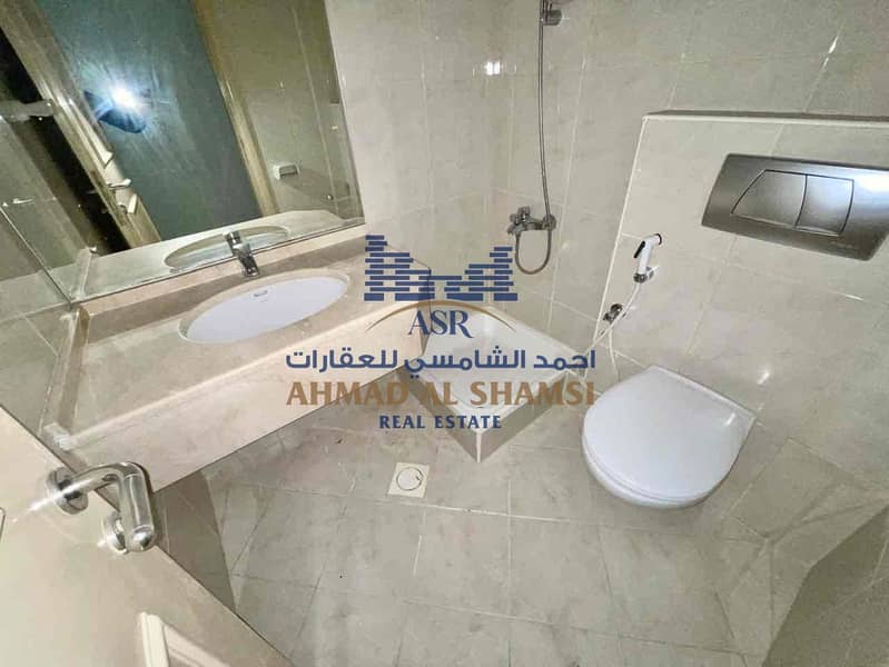 15 2b9ee631-5545-4cd9-8ff6-e3d5df7779cc. jpg