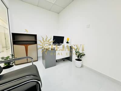 مکتب  للايجار في ديرة، دبي - 6af0b487-6d51-42a3-9443-d3f733c1e130. jpg
