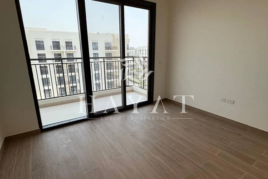 Unfurnished Huge 1-BR I Pool View I Town Square Area