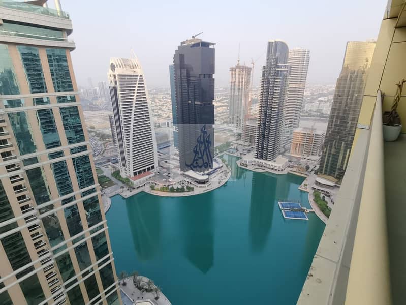 24 7e60bb0d-2d12-408a-84f6-009d8c2e8baa. jpg